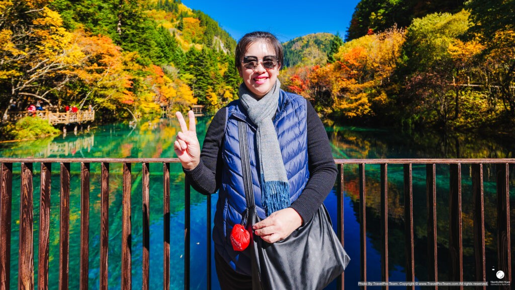 ทะเลสาบห้าสี หรือ Five Flower Lake (五花海 / Wǔhuā Hǎi)